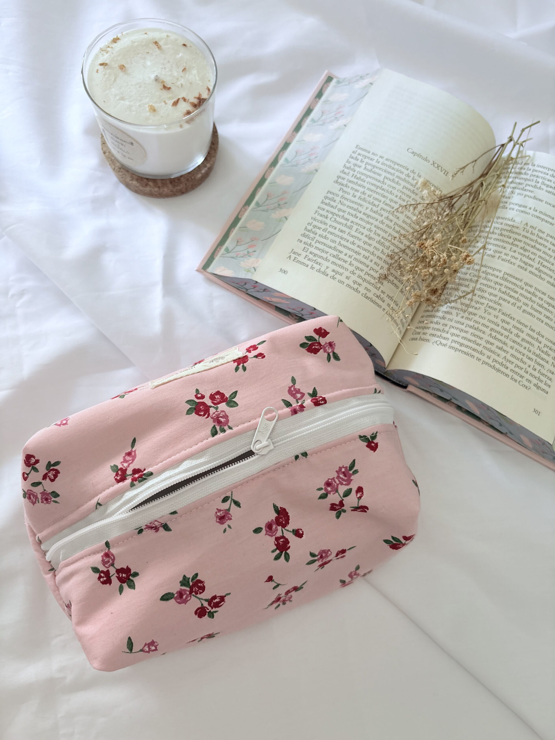Neceser rosa y flores
